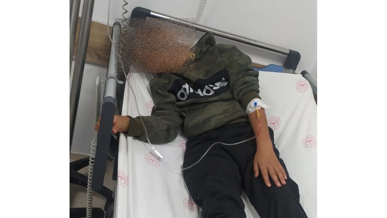 Sucuklu tost yiyen anne ve oğlu hastanelik oldu