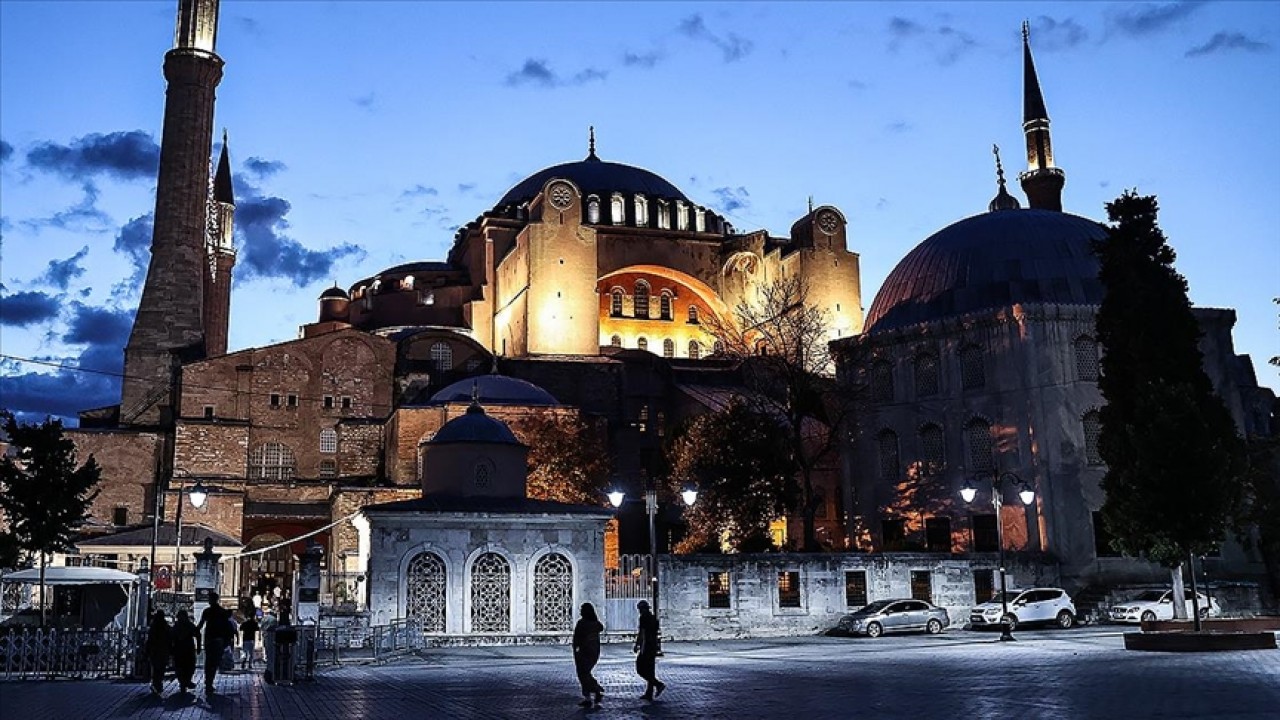 Bakanlıktan 'Ayasofya'da restorasyon' açıklaması