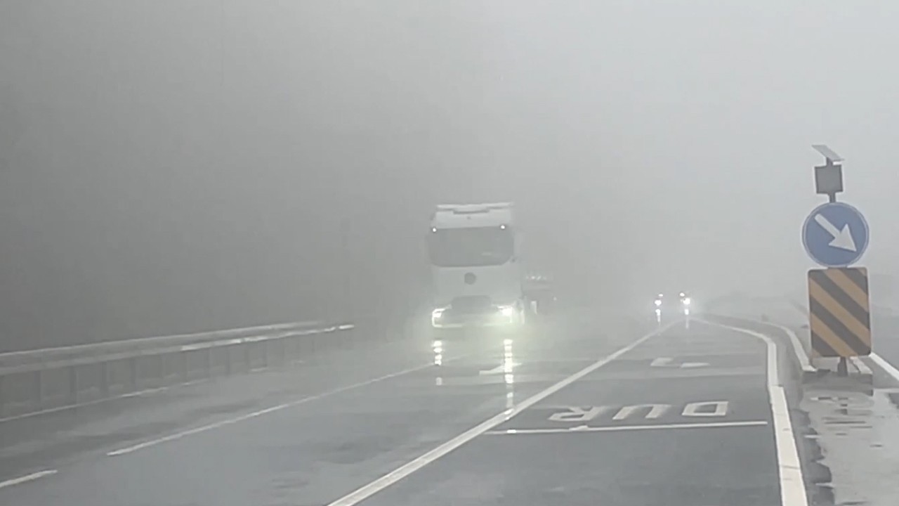 Bolu Dağı'nda sis ve sağanak etkili oldu