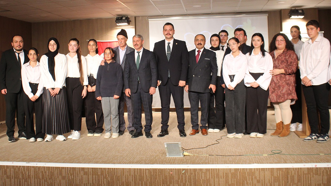 Yunak’ta Öğretmenler Günü kutlandı