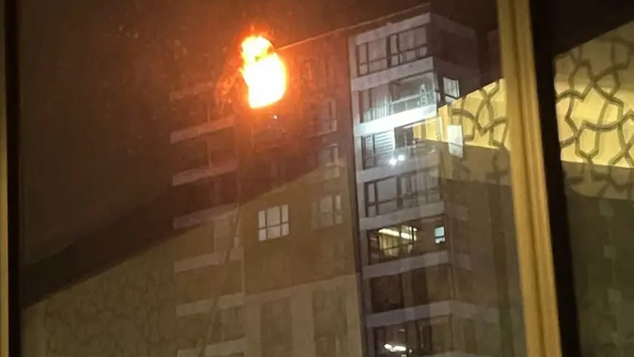 15 katlı binada yangın! Sağlık personeli yaşamını yitirdi