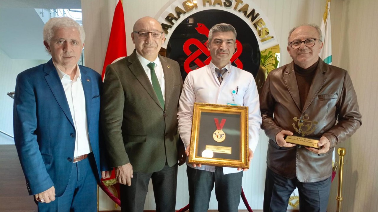 Türkiye Halter Federasyonu Başkanı Talat Ünlü Farabi Hastanesi’ni ziyaret etti