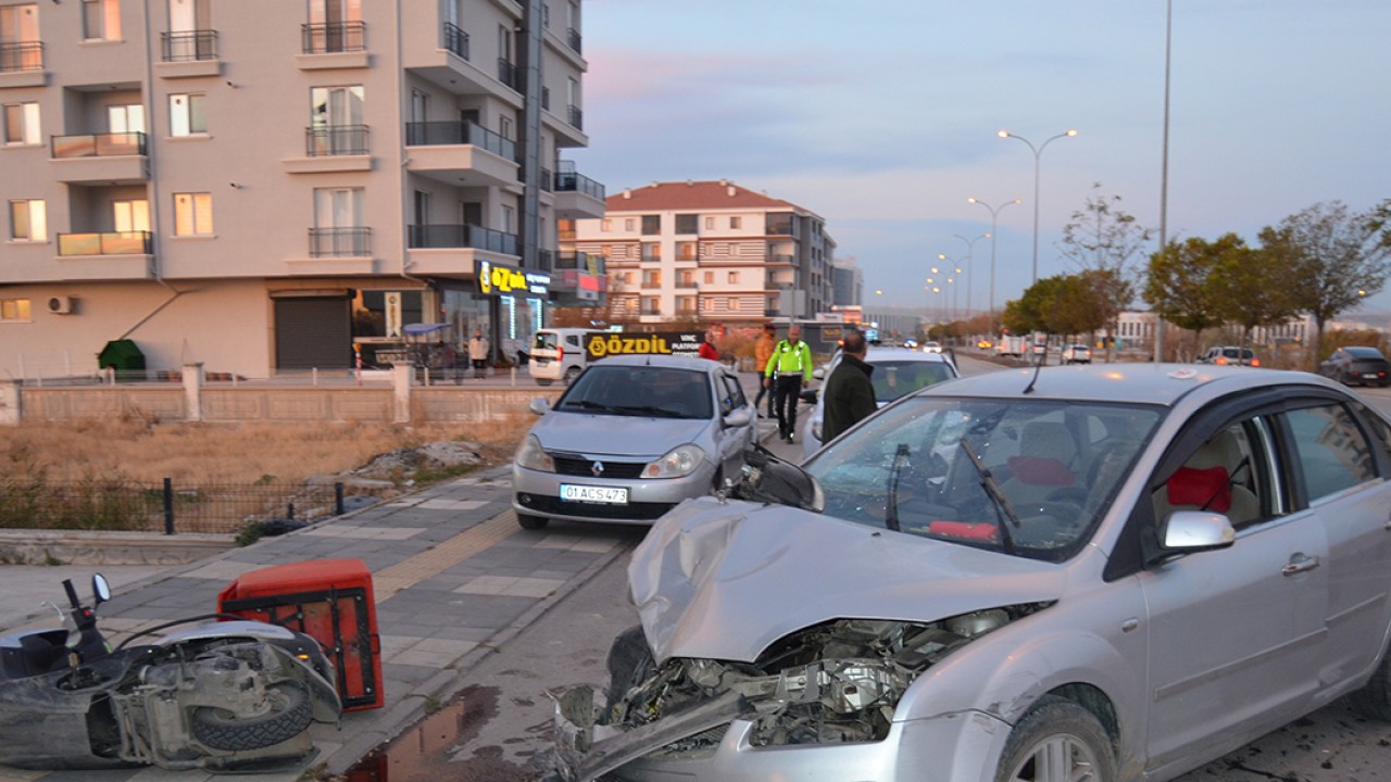 Park halindeki 3 araca çarpan alkollü sürücü, sağlık çalışanına "Beni morga götürün" dedi