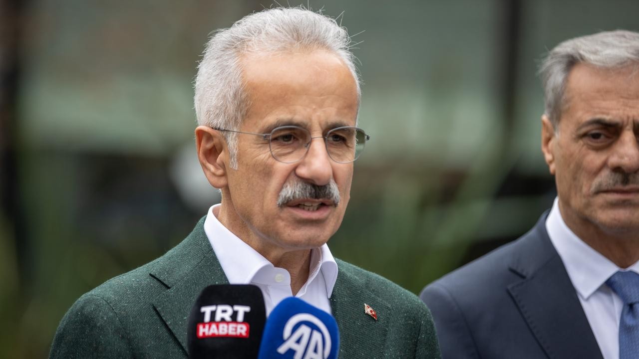 Bakan Uraloğlu'ndan "KAIROS" ve "VIRAT" gemileriyle ilgili açıklama