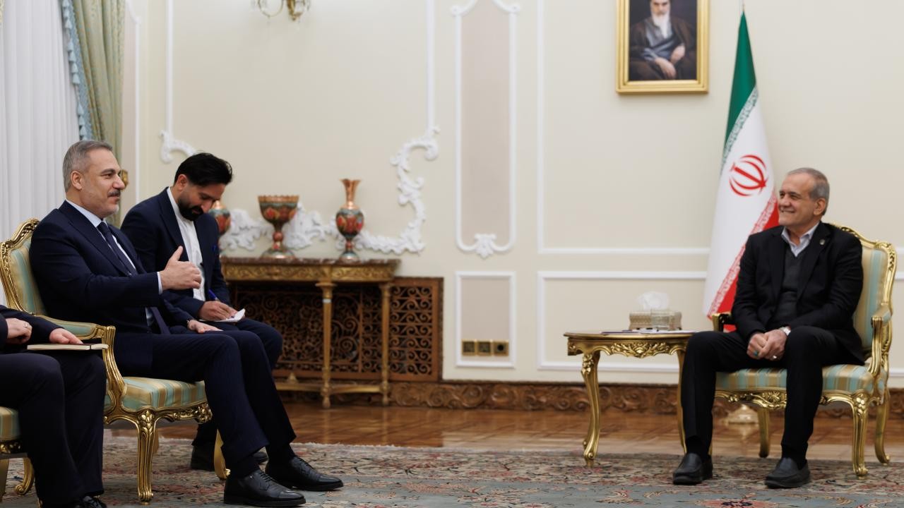 Dışişleri Bakanı Fidan, İran Cumhurbaşkanı Pezeşkiyan ile görüştü