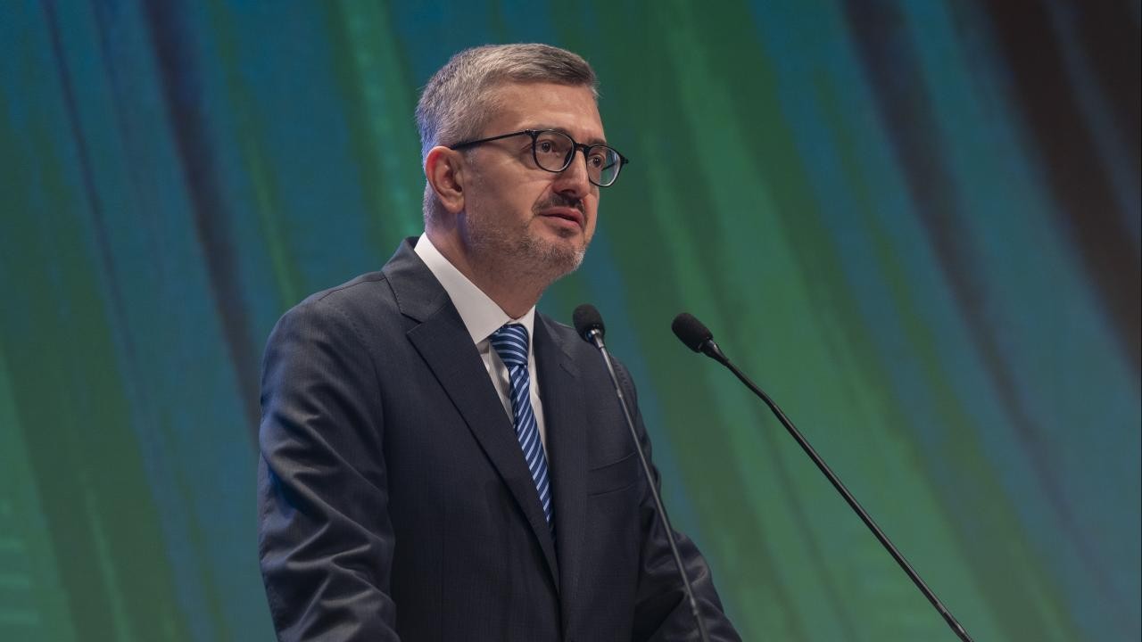 İletişim Başkanı Duran, A Milli Erkek Basketbol Takımı'nı kutladı