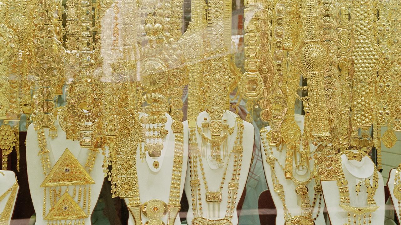 Kuyumcuya gitti, altın kolyeyi yuttu