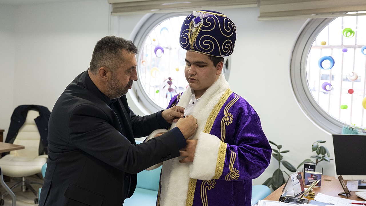 Görme engelli hafızlık öğrencileri meddahlık sanatıyla sosyal hayata katılıyor