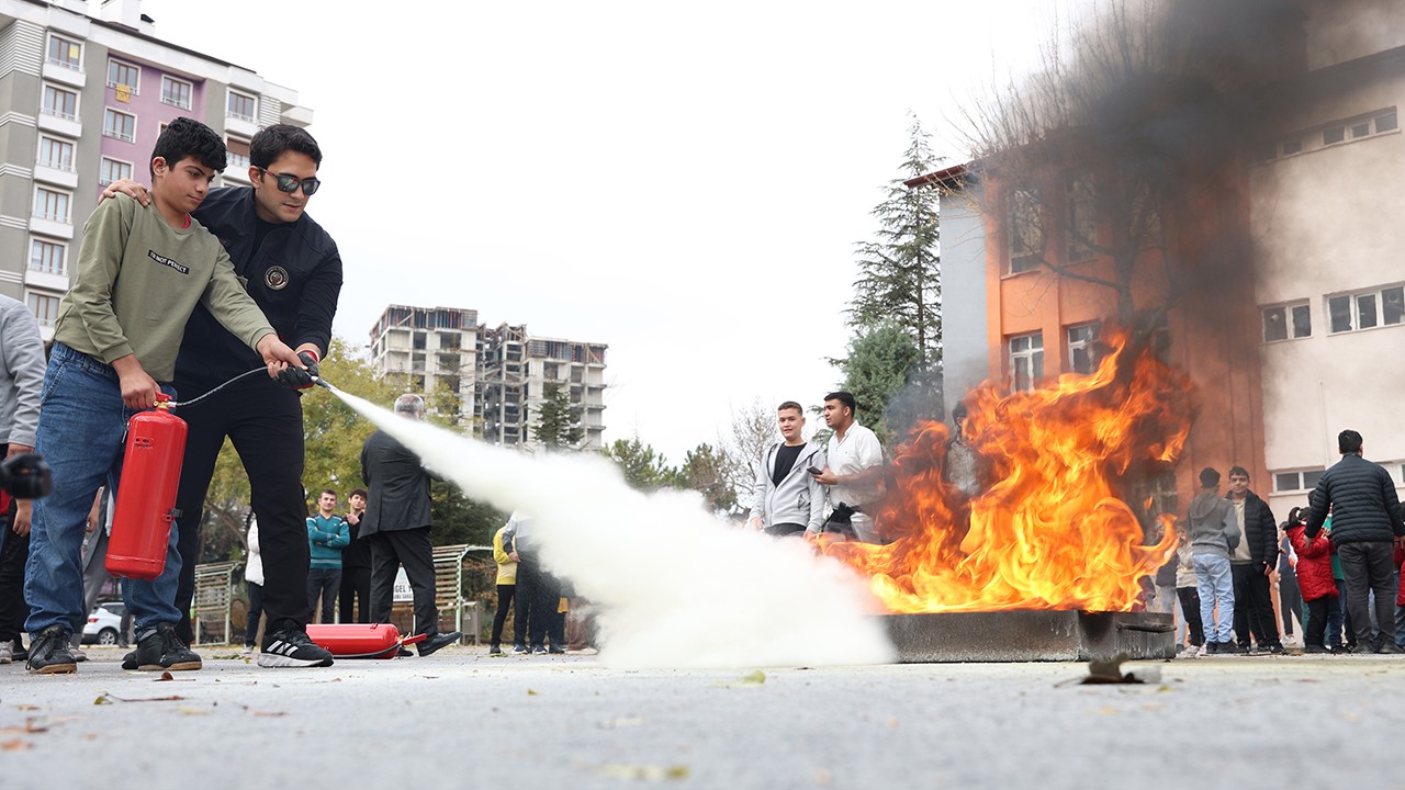 Konya Büyükşehir, özel gereksinimli öğrencilere “Afet ve Acil Durum Eğitimi” verdi