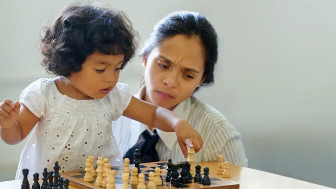 Üç yaşındaki çocuk satranç tarihine geçti