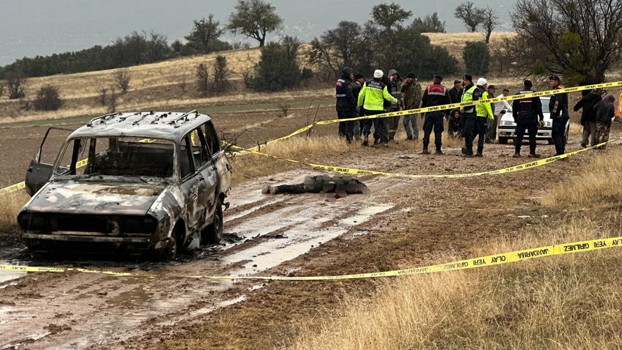 Yanan otomobilin yakınında 2 çocuk babası adamın başsız cesedi bulundu