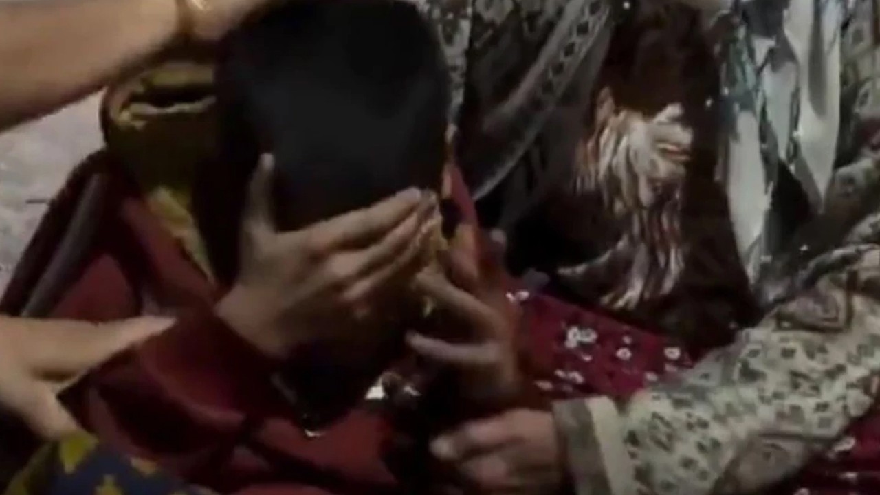 Anne babaları yok, 7 yıl kümeste yaşadılar! Kümeste yaşamaya mahkum edilen çocuklara psikolojik destek