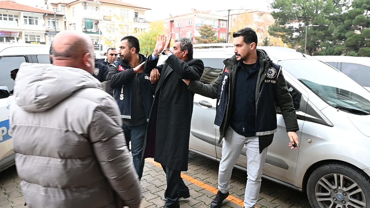 Gelinini yaralayıp, onun kız kardeşini öldüren kayınpeder adliyeye sevk edildi