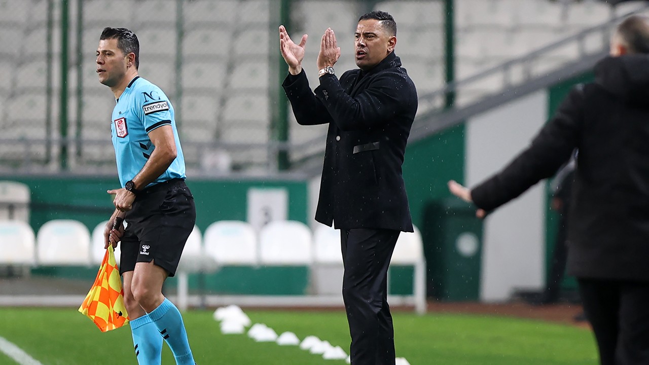 Konyaspor Teknik Direktörü Çağdaş Atan: Elimizde 13 oyuncumuz var