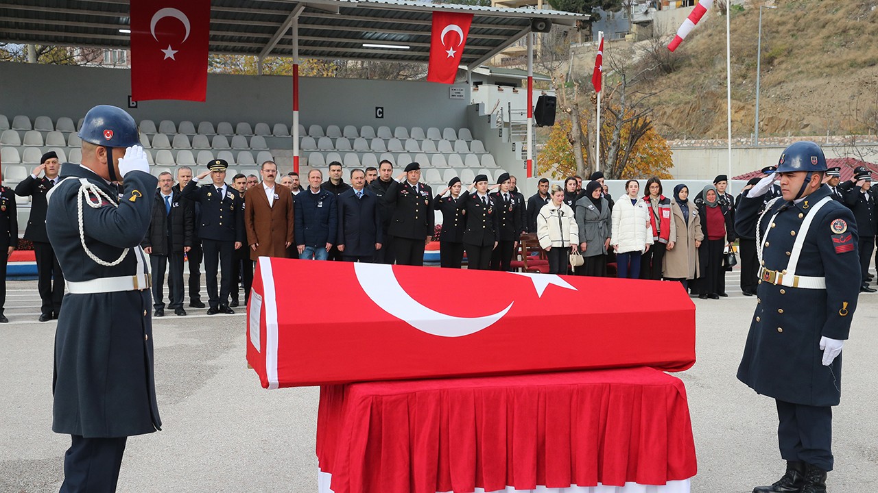 Kalp krizi geçirerek vefat eden asker için tören yapıldı