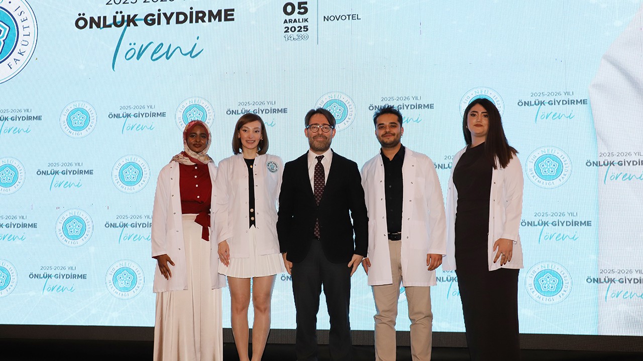 NEÜ’de öğrenciler beyaz önlükleriyle mesleğe ilk adımı attı