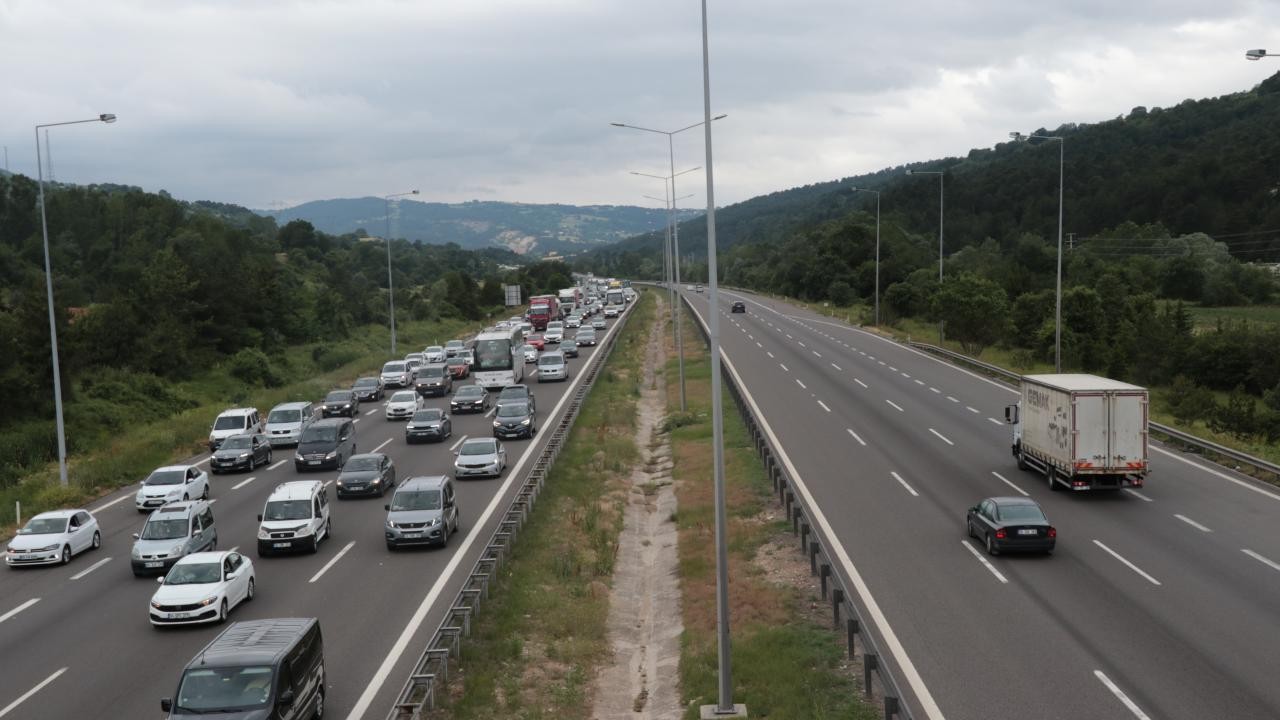 Motorlu taşıtlar 2024’te 383 milyar kilometre yol yaptı