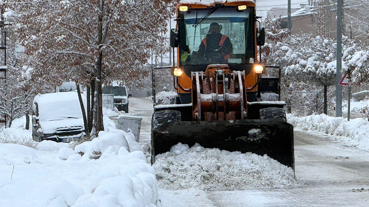2 ilde  kar nedeniyle 172 yerleşim yerine ulaşım sağlanamıyor