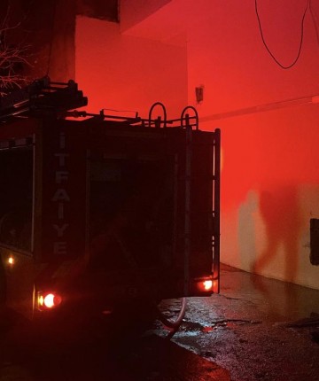 Akşam saatlerinde apartman yangını! 9 kişi hastaneye kaldırıldı