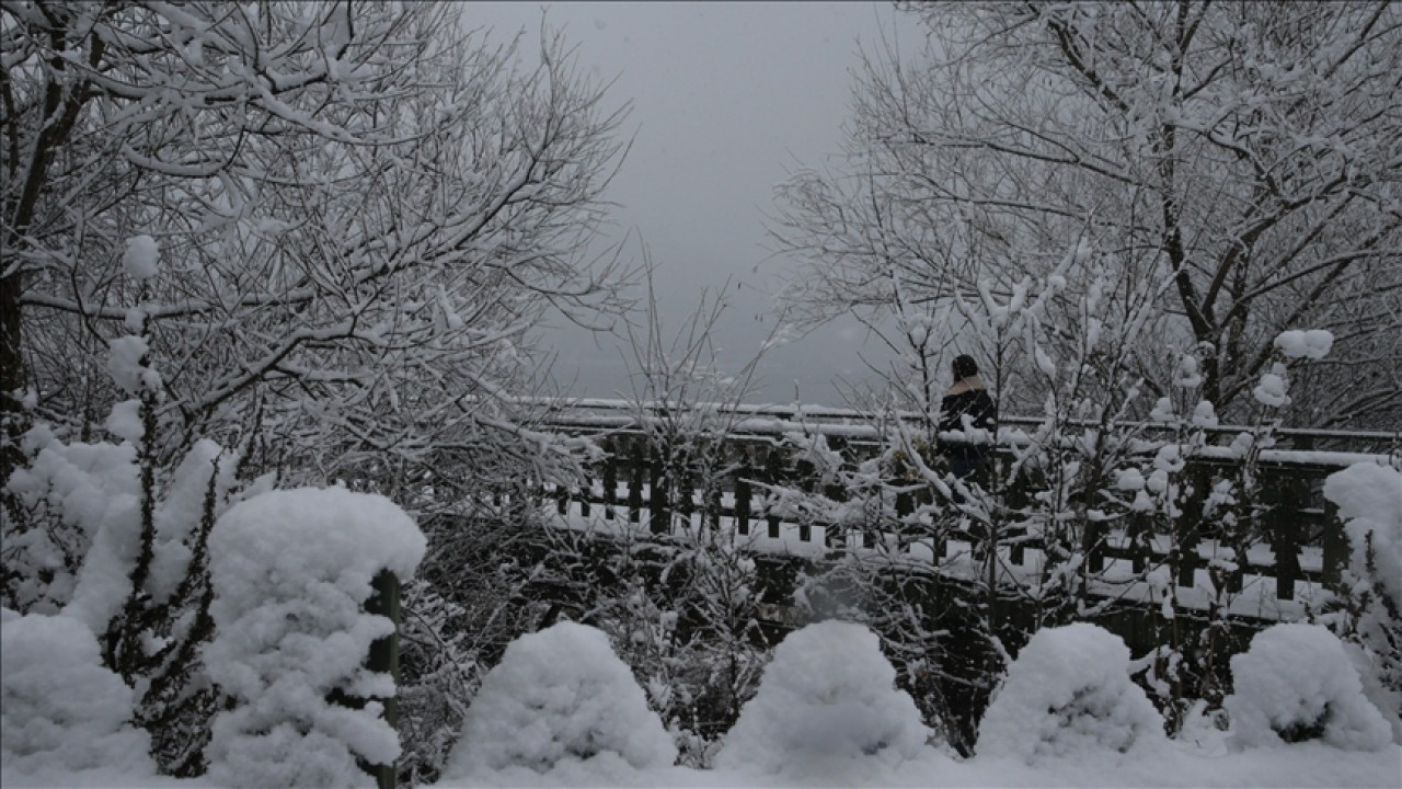 Birçok ilde kar yağışı ve soğuk hava etkili oluyor