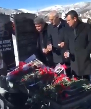 Özgür Özel'in mezar başında rakı içtiği görüntüleri ortaya çıktı