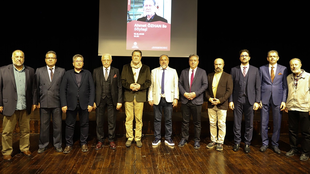 Devlet sanatçısı Ahmet Özhan, NEÜ’de öğrencilerle buluştu