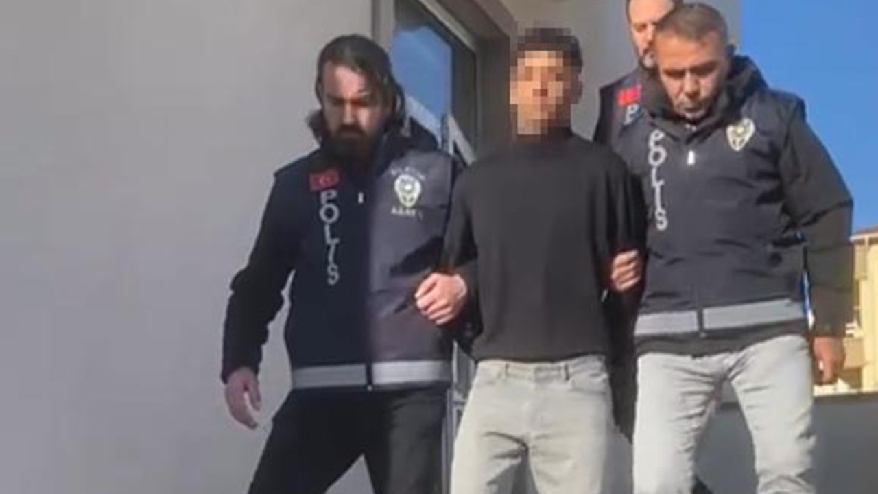 Tartıştığı arkadaşını sokak ortasında bıçaklayıp öldürdü