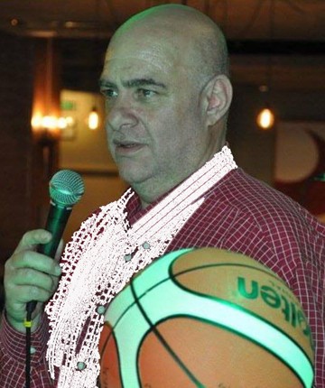 Eski milli basketbolcu balkondan düşerek hayatını kaybetti