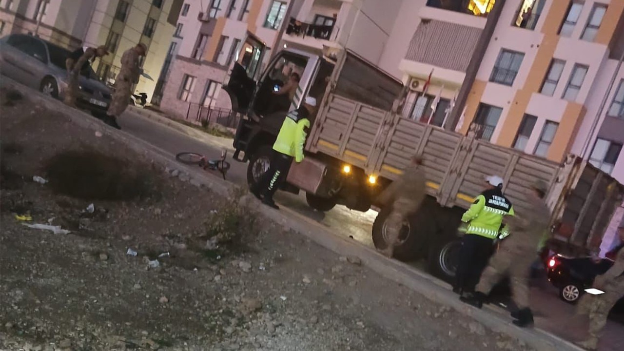 Kamyonun çarptığı 6 yaşındaki bisikletli çocuk hayatını kaybetti