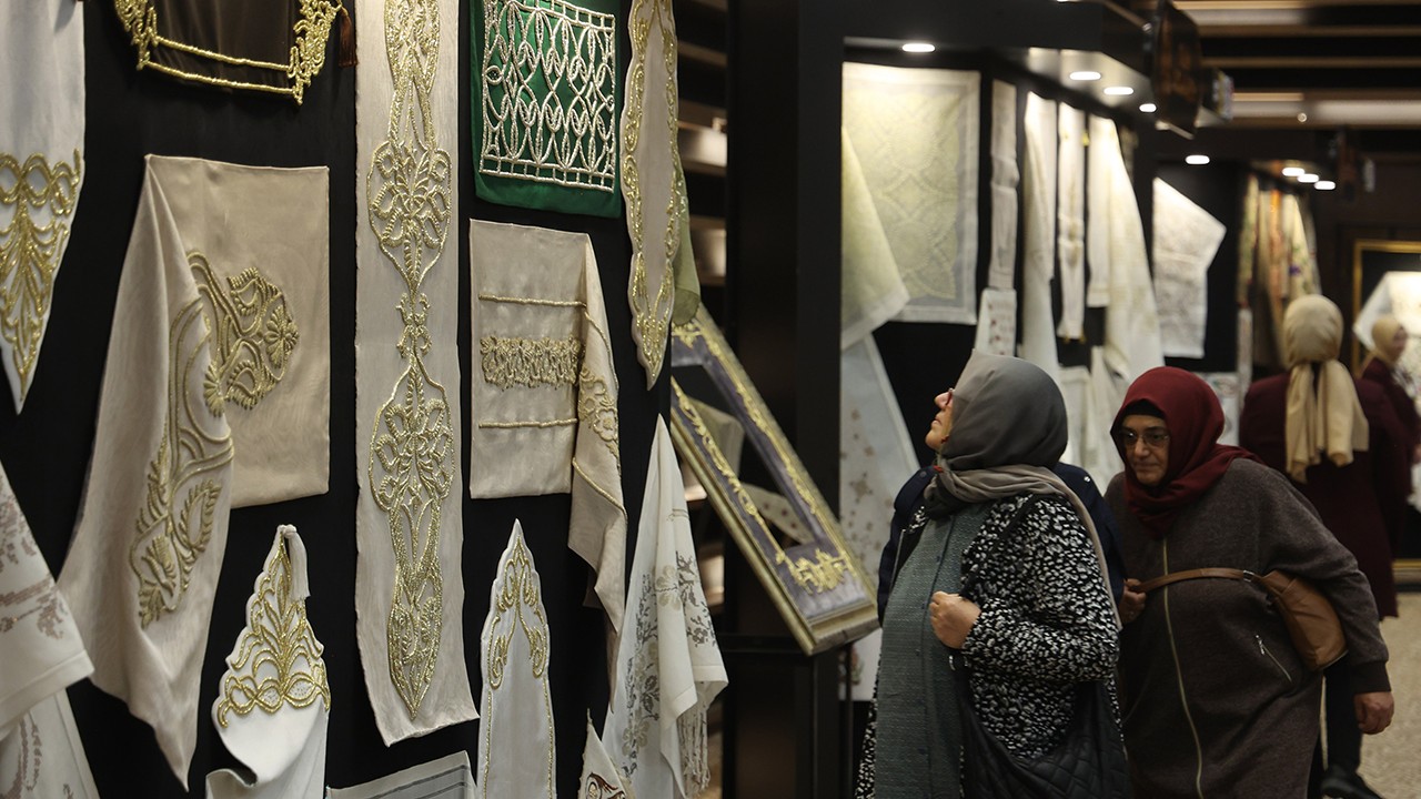 Konya'da Altın Dokunuşlar Sergisi'ni 184 bin kişi ziyaret etti