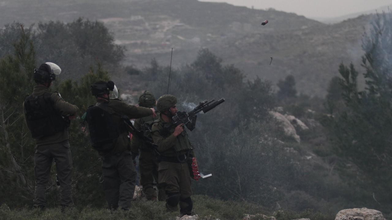 Soykırımcı İsrail'den, Batı Şeria'da taş atan Filistinlileri öldürme emri