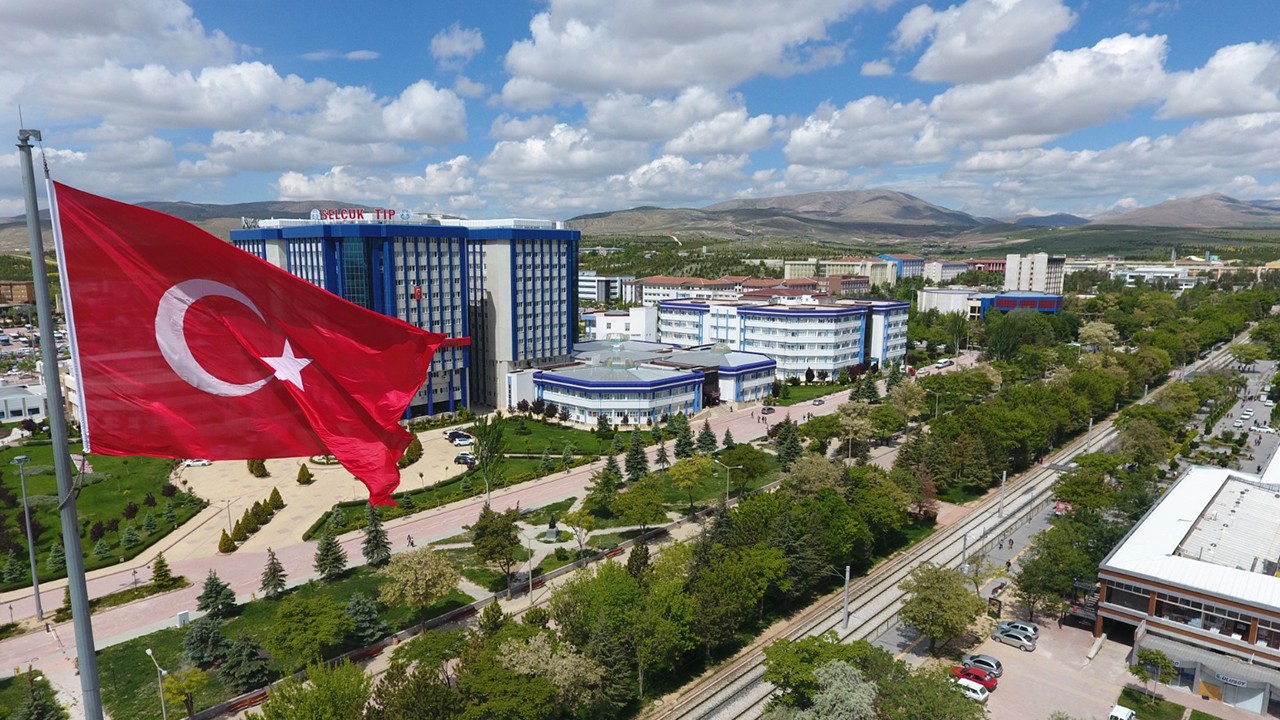 YÖK 2025 Raporu’nda Selçuk Üniversitesinden önemli başarı: 23 kategoride Türkiye’nin ilk 20 üniversitesi arasında