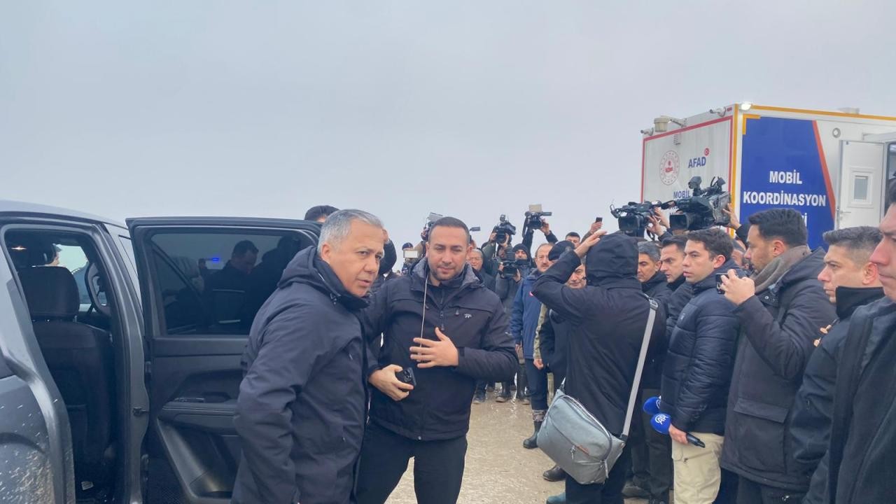 Bakan Yerlikaya: Ses kayıt cihazı ve karakutu bulundu