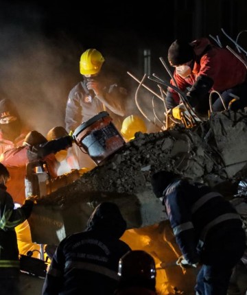 62 kez müebbet alan deprem sanığı, mahkeme heyetine hakaretten yargılanacak