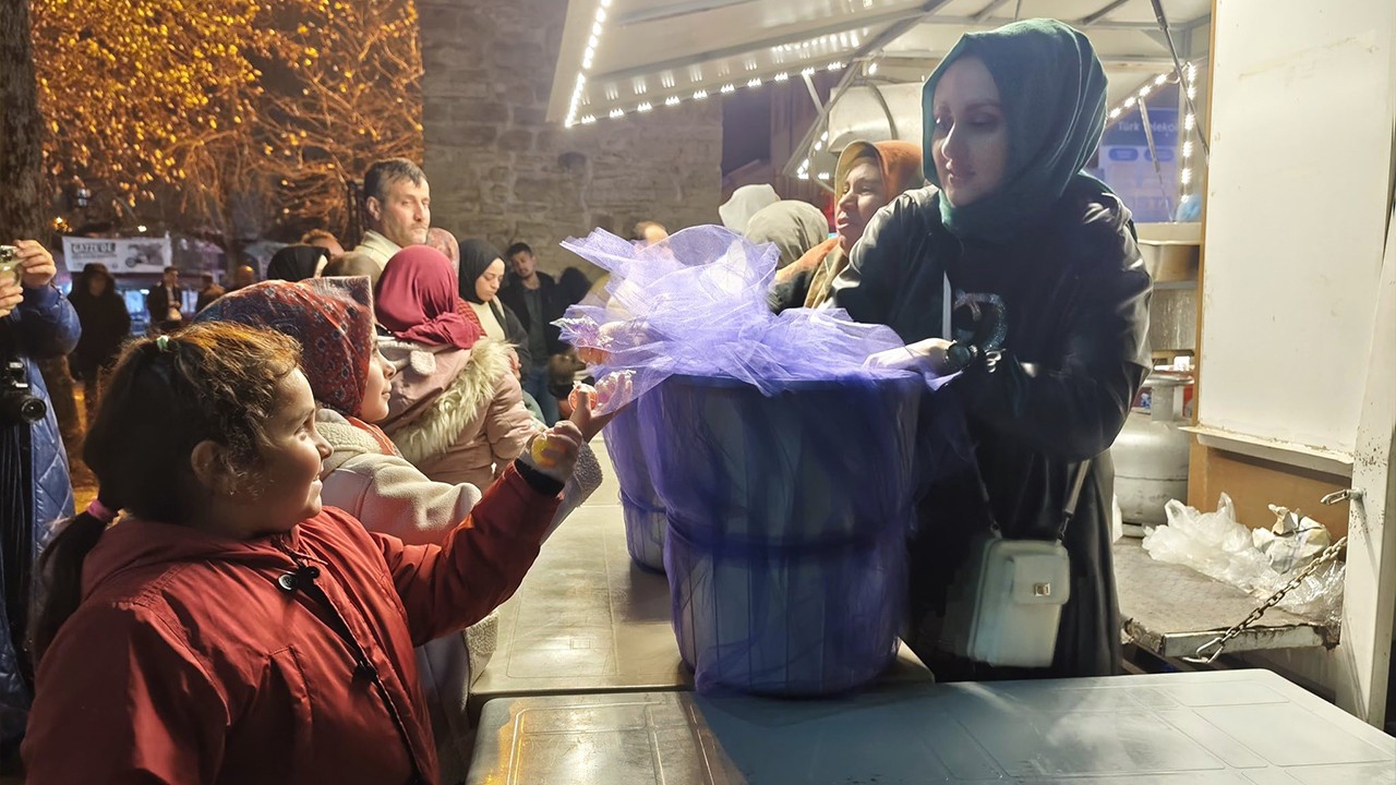 Beyşehir'de fenerler yandı, üç aylar başladı