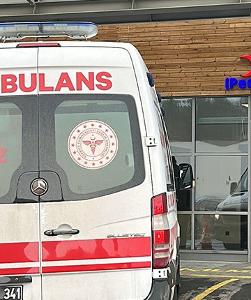 Ücretsiz dağıtılan çikolataları yiyen 20 öğrenci hastanelik oldu