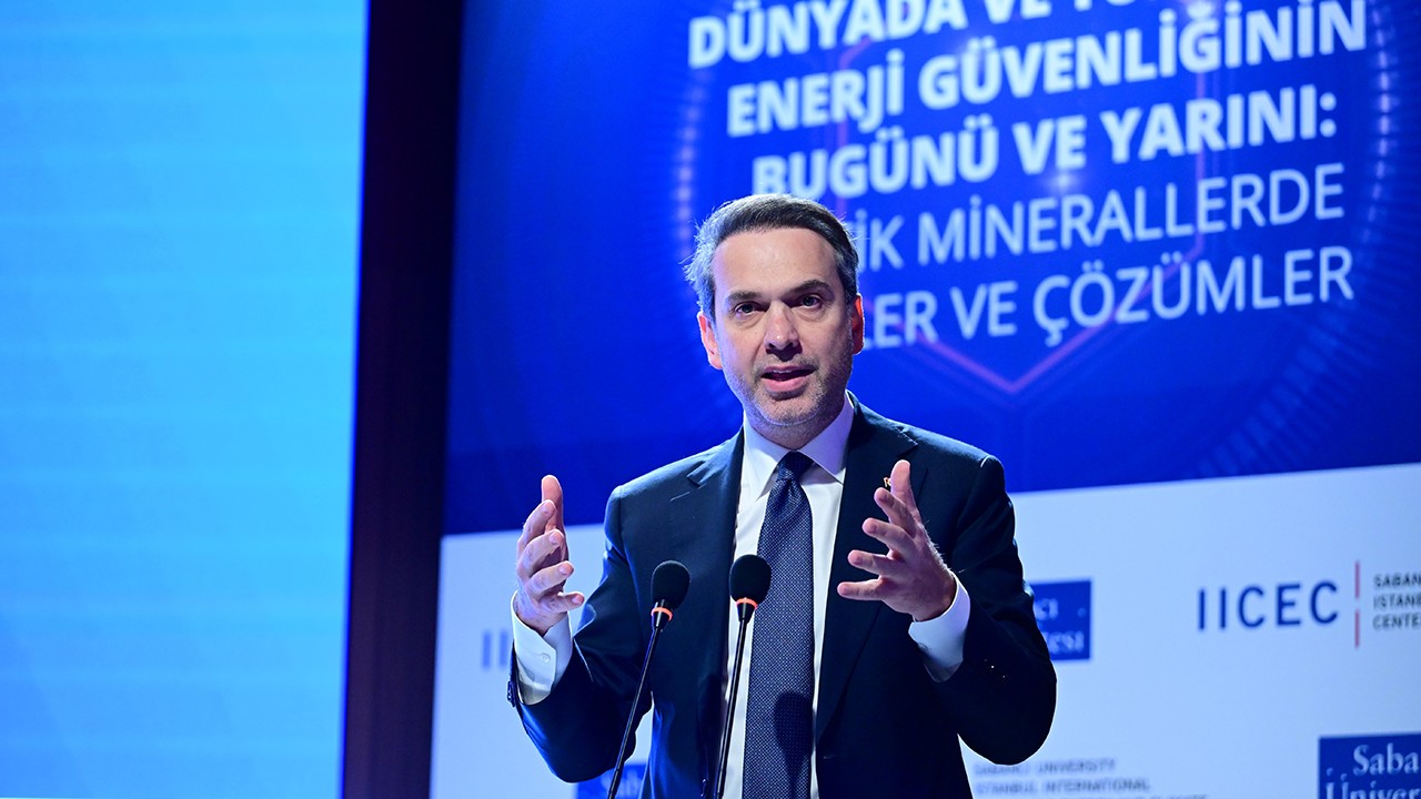 Bakan Bayraktar, 2026'nın yenilenebilir enerjide "yeni bir rekor yılı" olacağını bildirdi