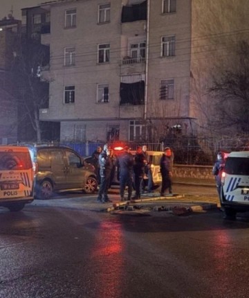 Adres sordukları çocuğu bıçakladılar