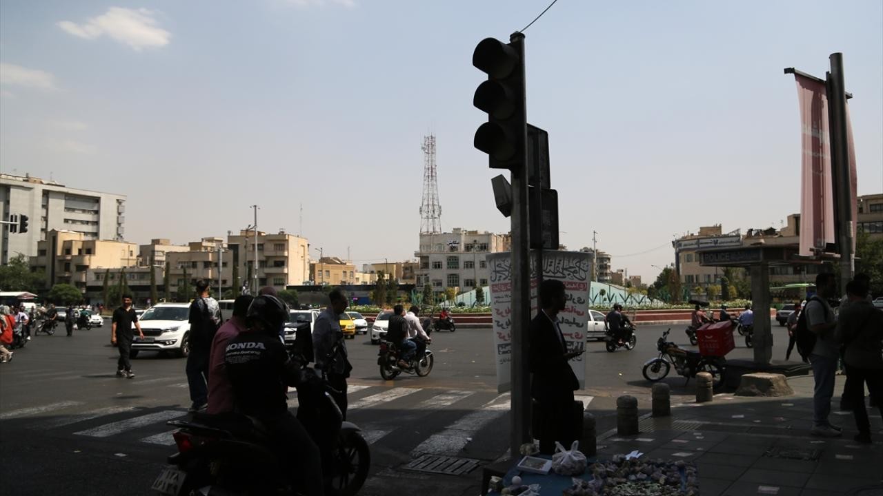 İran İçişleri Bakanı, ülke nüfusunun 75 yılda 40 milyonun altına ineceğini söyledi