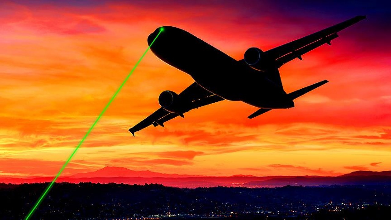 Sivil havacılıkta cezalar arttı: Sigaraya 24 bin, lazere 164 bin lira!