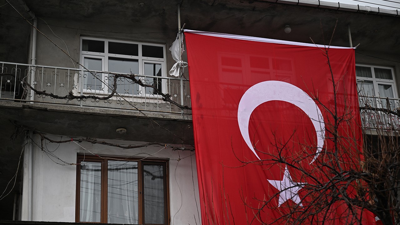 Yalova'da şehit olan polis memurunun Düzce'deki baba ocağına acı haber ulaştı