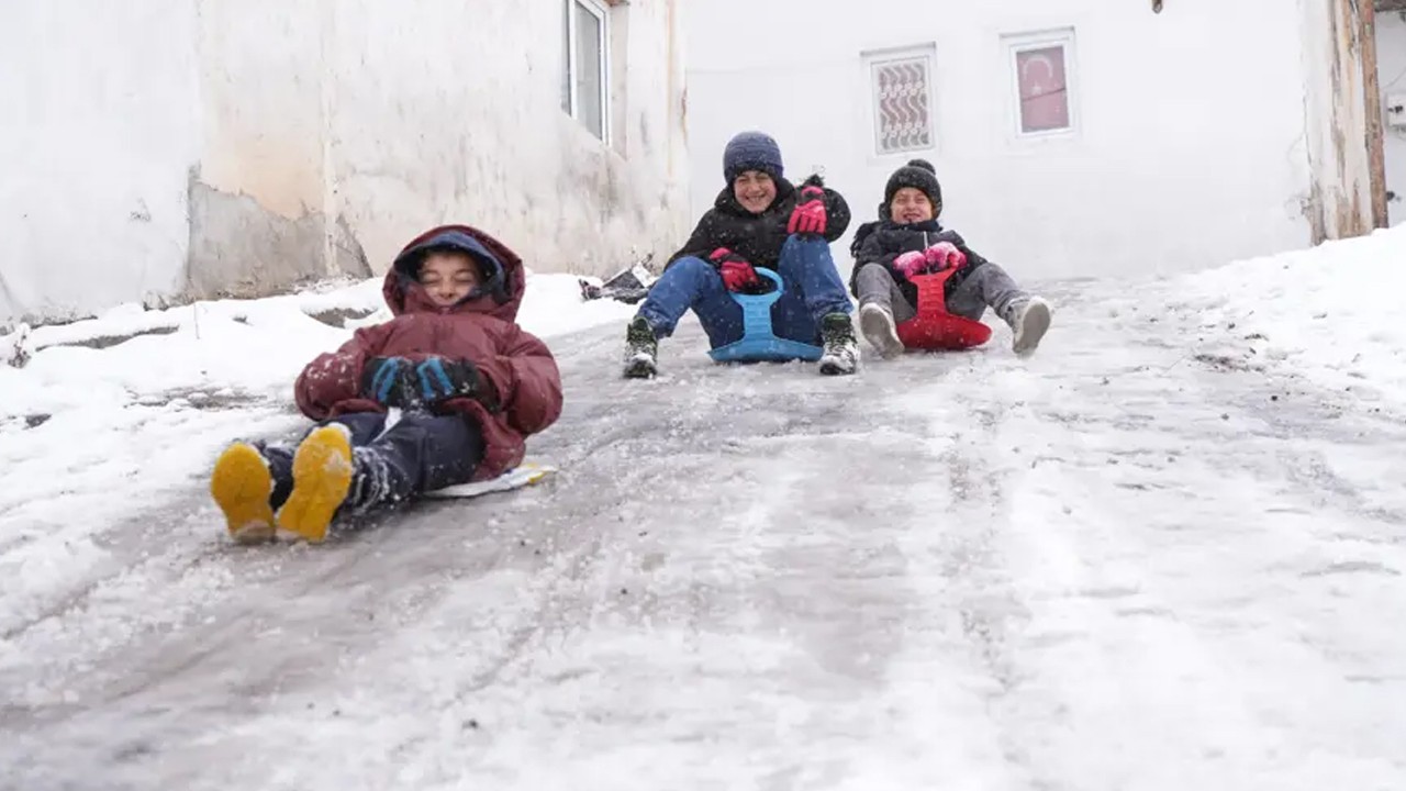 Çocukların neşesi yetişkinlerin korkusu oldu