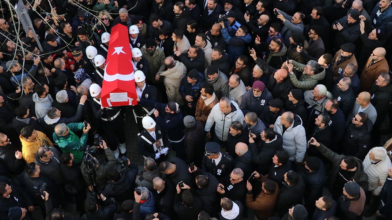 DEAŞ'a yönelik operasyonda şehit olan  İlker Pehlivan son yolculuğuna uğurlandı