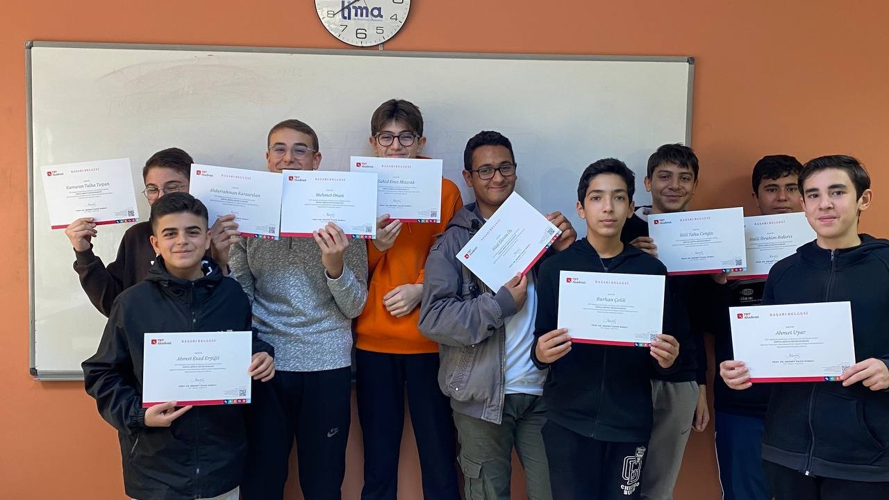 Lima öğrencileri dijital medya okuryazarlığı programını başarıyla tamamladı