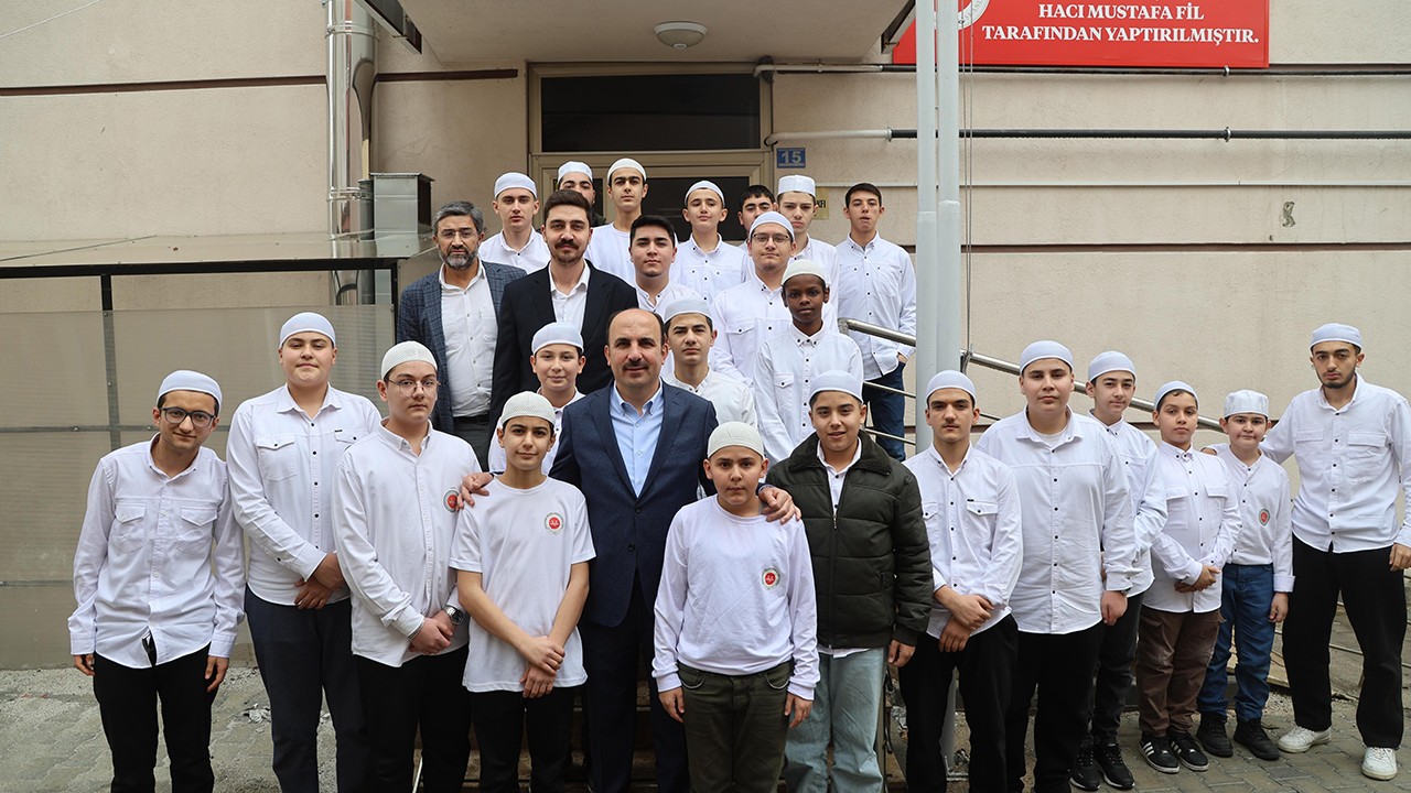 Başkan Altay yılın son gününde hafızlık öğrencileriyle bir araya geldi