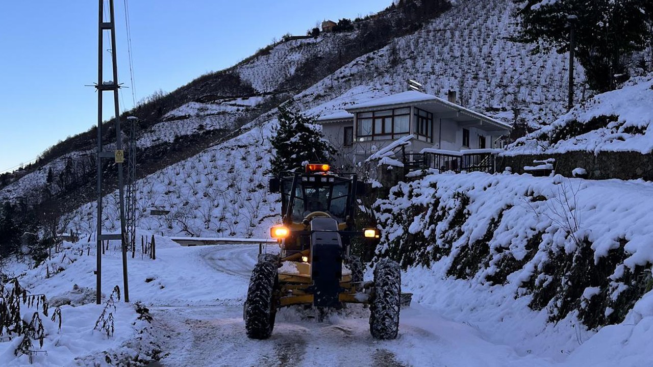 Karadeniz'deki 4 ilde 357 yerleşim yerine kar nedeniyle ulaşım sağlanamıyor