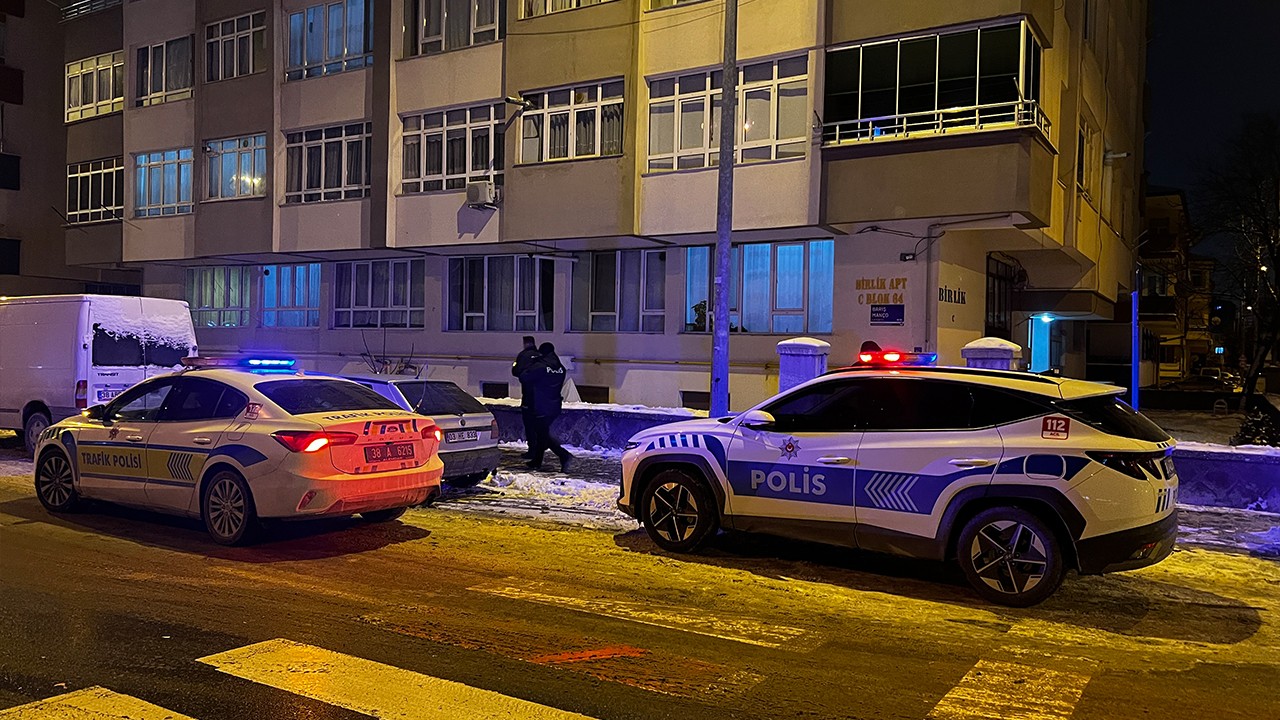 Kavga ettiği arkadaşını bıçaklayarak öldürdü