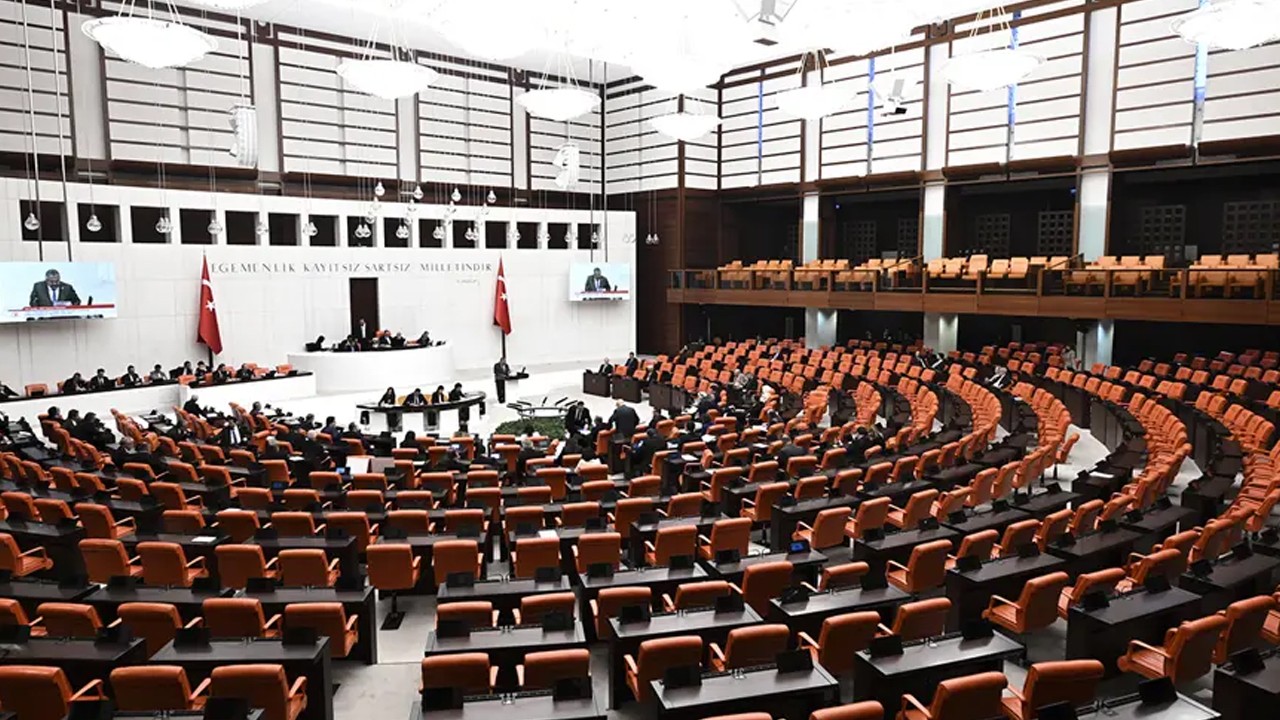 Meclis'te ilginç istek: Sigara içmeyen işten erken çıksın