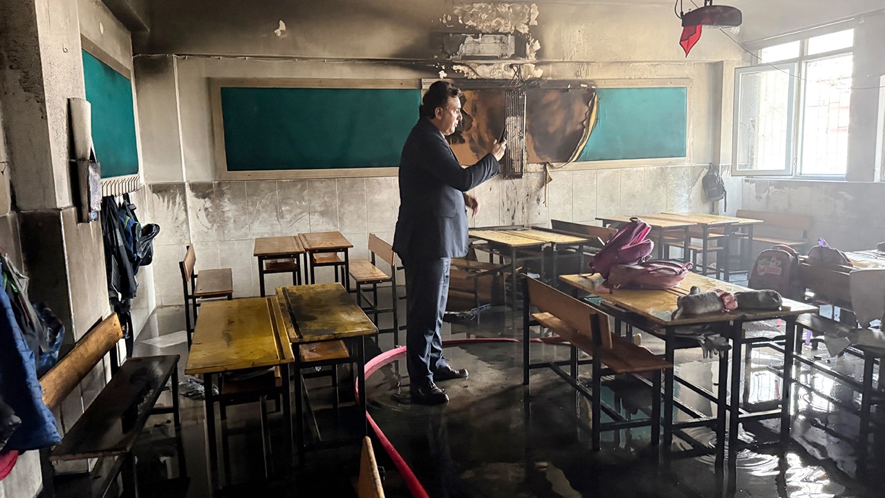 İlkokulda sınıfta yangın çıktı, eğitime 2 gün ara verildi