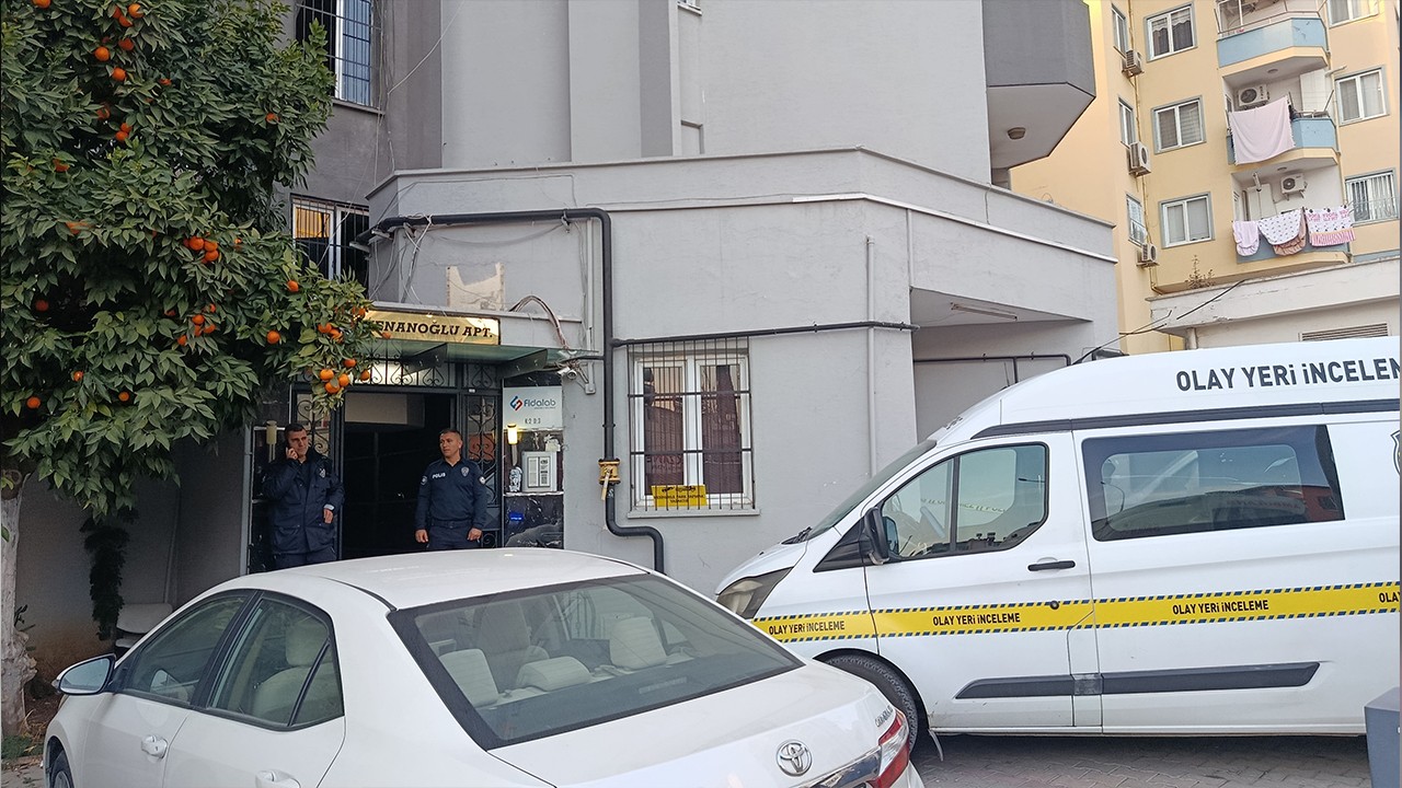 Parasını ödediği evi alamayınca müteahhidin oğlunu öldürüp yaşamına son verdi